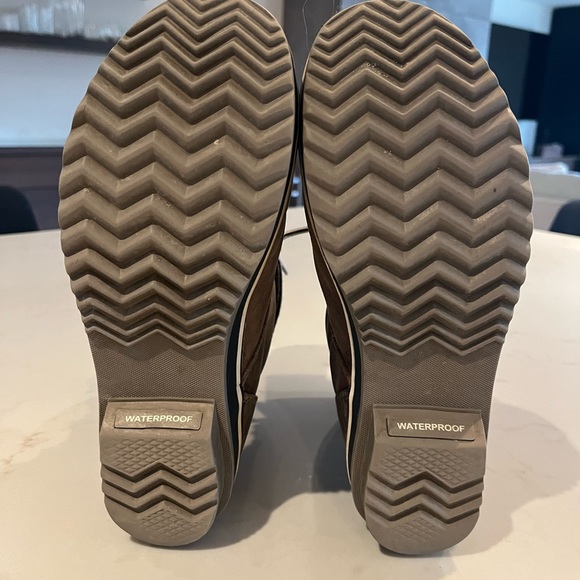 Sorel waterproof mid insulated boots size 7 - Picture 6 of 8